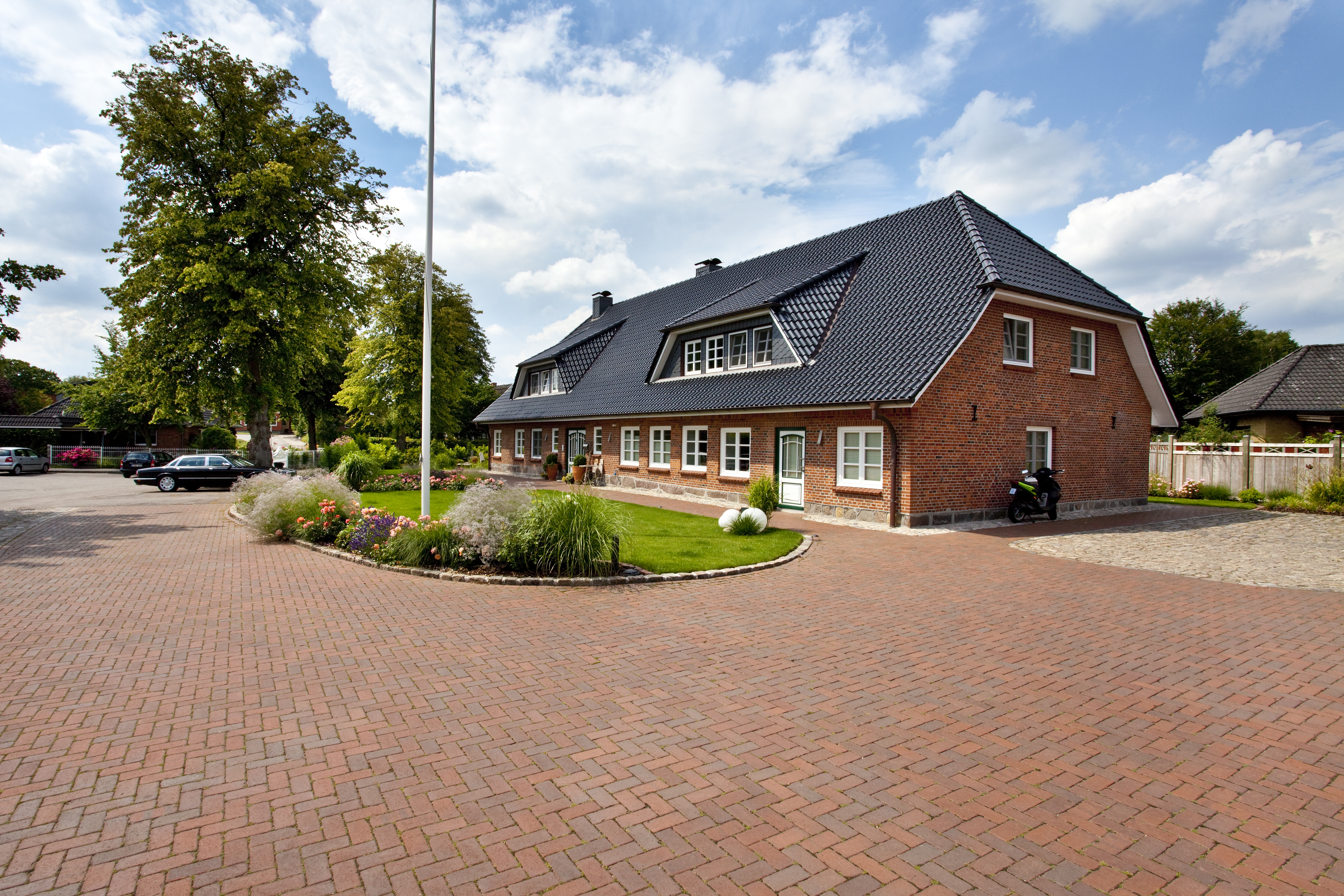 Objekt HusbyKeratique Rot-Blau-Bunt